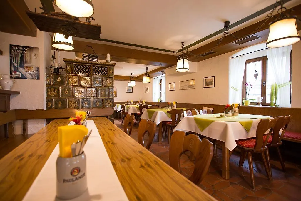 فندق جارمش بارتنكيرشنفي  Gasthof Zum Lamm