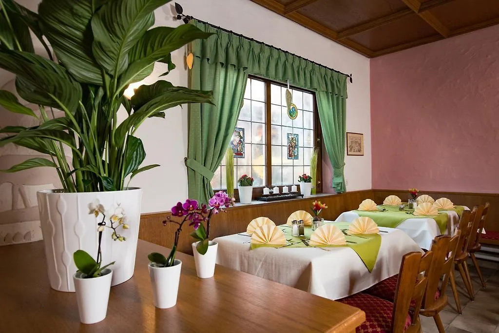 فندق جارمش بارتنكيرشنفي  Gasthof Zum Lamm
